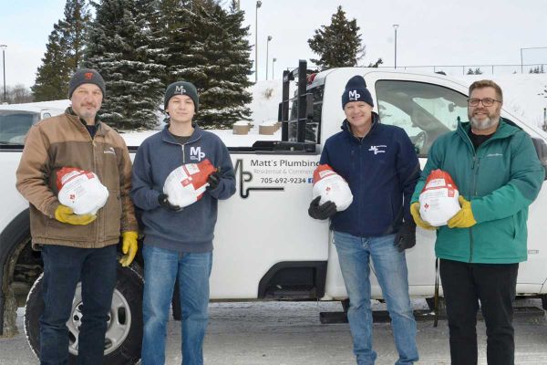 Manitoulin man gives out 300 turkeys to Sudbury families
