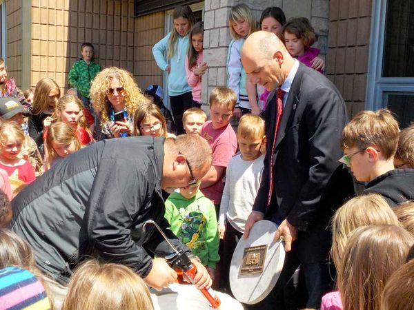 Central Manitoulin Public School captures history with time capsule