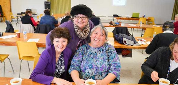 Comedienne nutritionist rocks healthy food choices at Wikwemikong