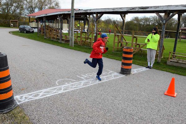 Return of Wiky Road Race rosters 60 runners