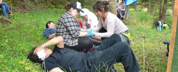 Medical school grads learn wilderness medicine on Manitoulin