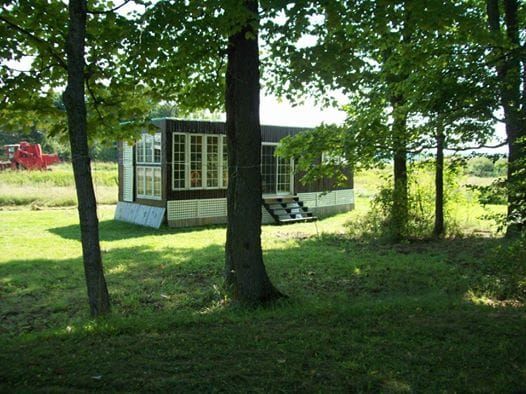 Spring Bay cottager upset when his trailer simply towed away