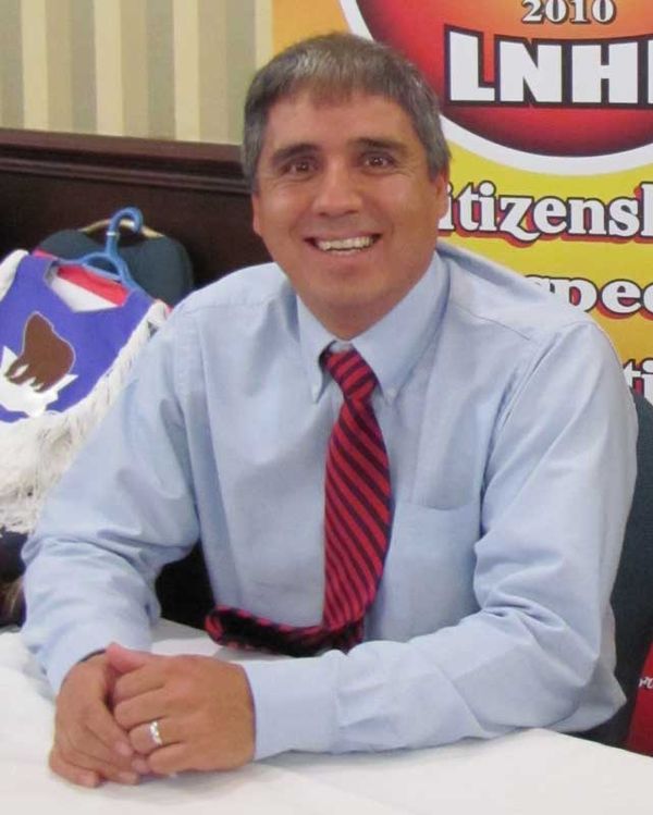 Former chief Shining Turtle throws hat into by-election ring