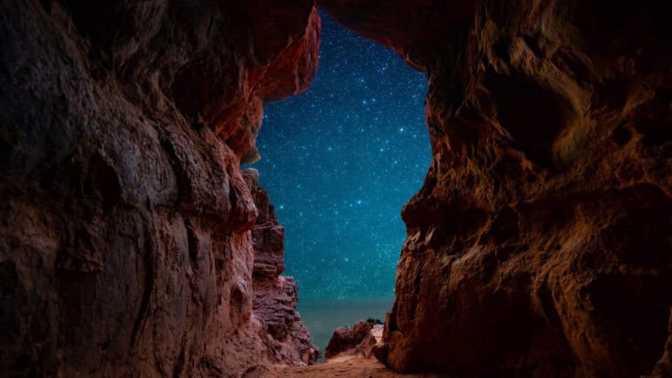 The cave between timelines