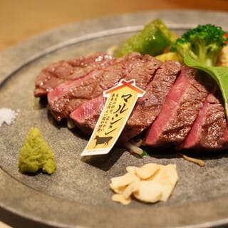 Irori Dining 三國的但馬牛排,牛排煎的很好,中間呈現粉嫩色