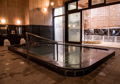 曼陀羅湯旁邊也有一般的浴池