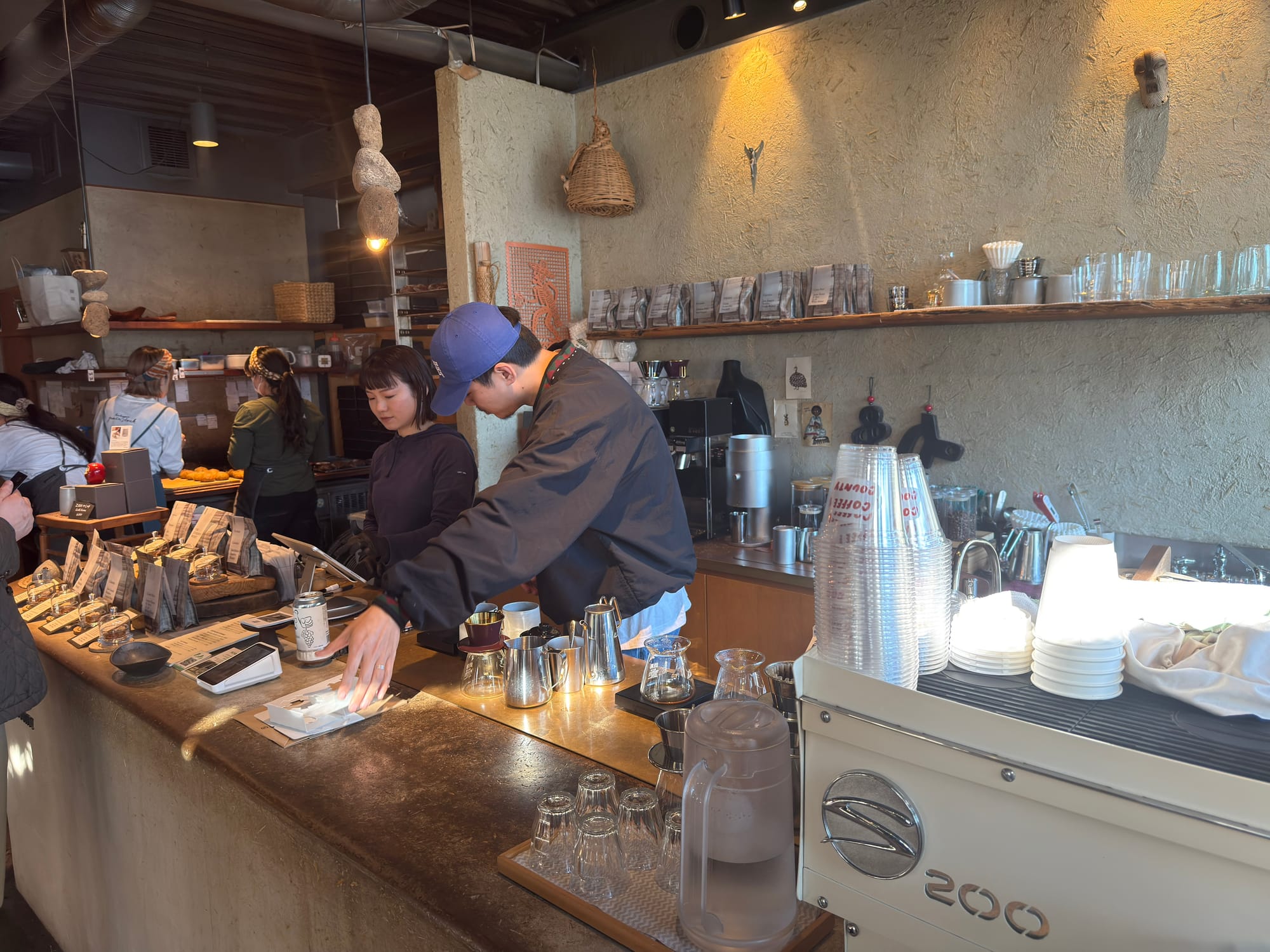 福岡天神 Pain Stock 內的 Coffee County 結帳點餐櫃檯