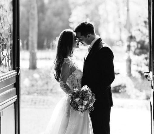 Καλεσμένοι σε γάμο: Συμβουλές σαβουάρ βιβρ για να είστε  υπέροχοι καλεσμένοι