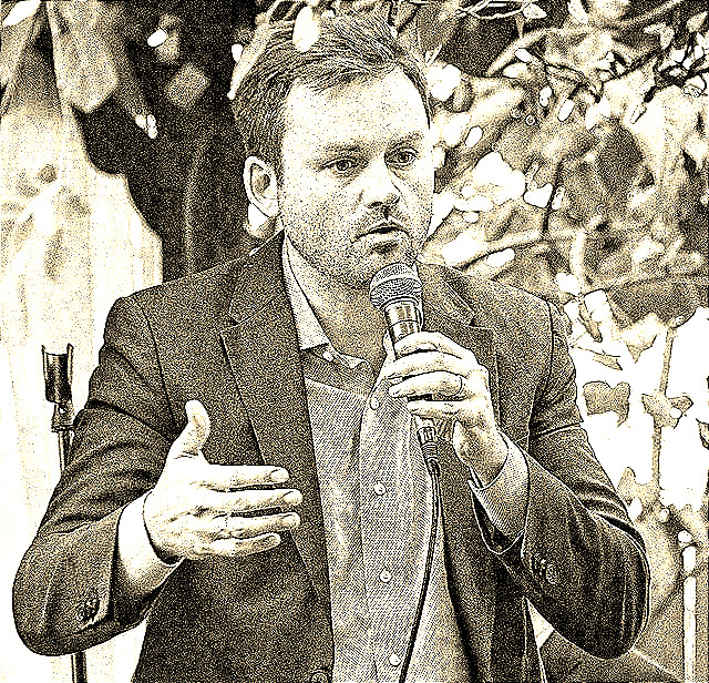 Quebec's Disastrous Government Makes... A Constitution?