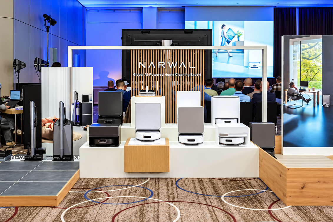 Narwal Freo 20, Freo 20 Edge and Flow 2 robot vacuums with docking stations displayed at IFA 2026.