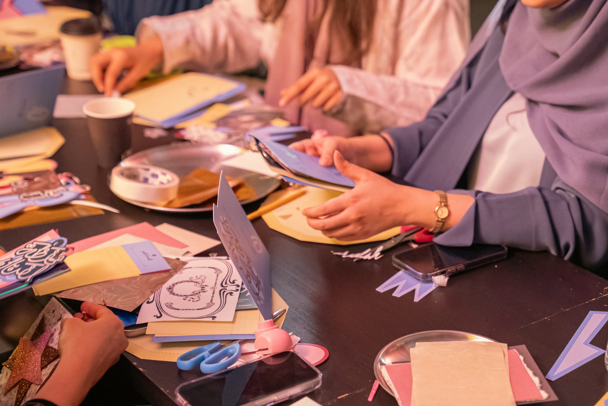 Arbaaa Hosts Creative Portfolio Workshop in Riyadh: Inside The Art Majlis