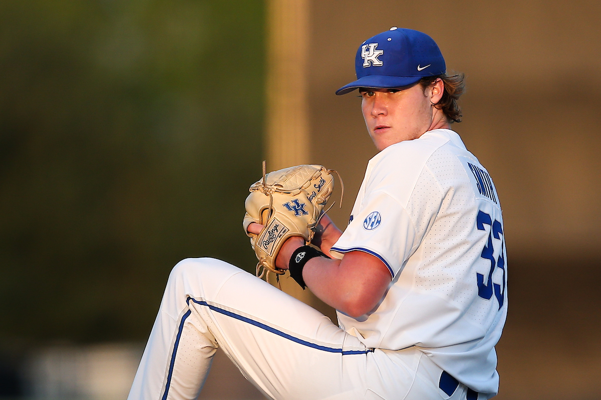 Notebook: Travis Smith enters weekend rotation