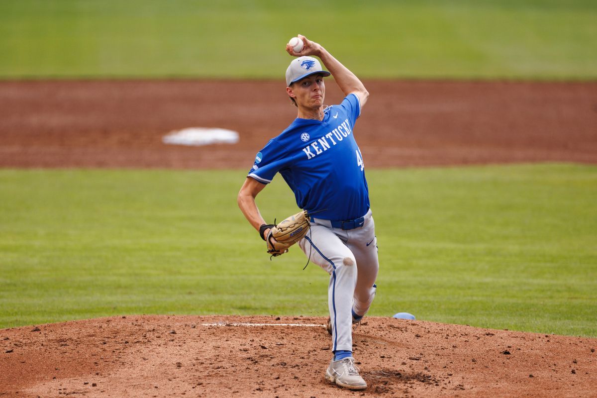 Miscues sink Kentucky in regional loss to West Virginia