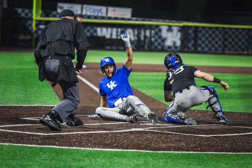 Scrimmage observations (10/17): Tharnish homers early, pitching takes over late