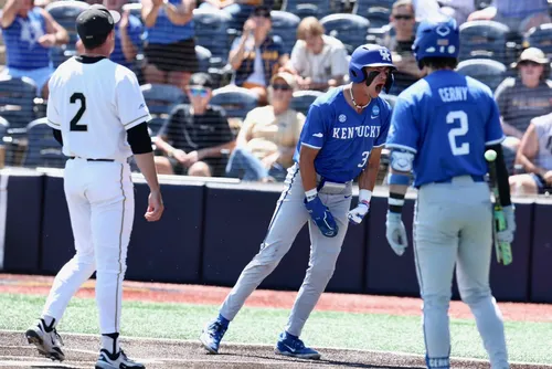'We just kept fighting.' Kentucky opens Morgantown Regional with 6-5 win over Wake Forest