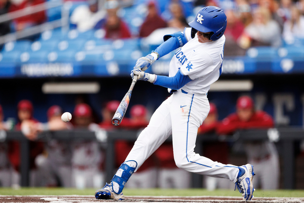 Kentucky keeps momentum with series win over South Carolina