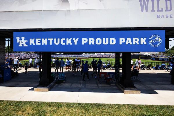 Kentucky hosts top recruit in 2027 class