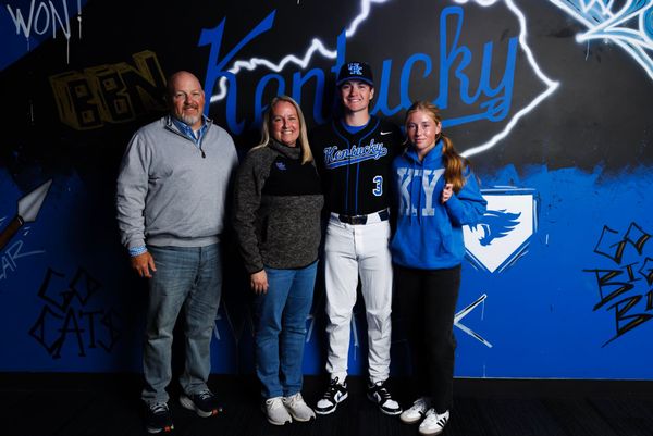 Kentucky adds 2025 Gatorade Player of the Year Cole McLean