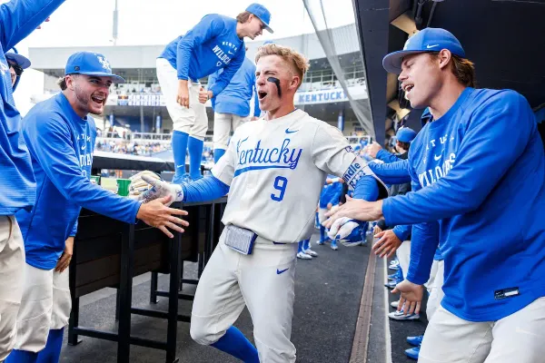 Kentucky blasts Tennessee 12-2 in eight innings to earn series win
