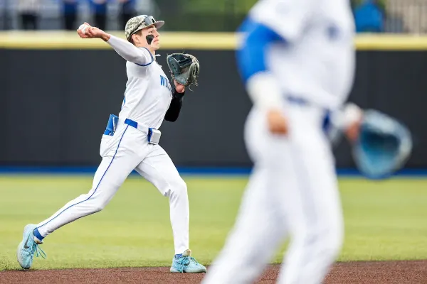 Kentucky's bid for a sweep comes up short, Vols salvage the finale 10-9
