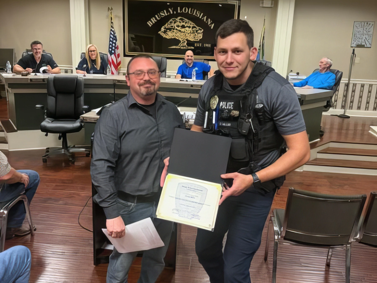 Brusly Officer Saves Woman from Bridge Suicide Attempt