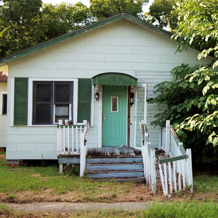 Port Allen Property Code Enforcement Balances Citizen Concerns with Legal Requirements