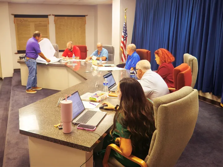 Addis council approves $50,000 property purchase, donates police vehicles to city marshal