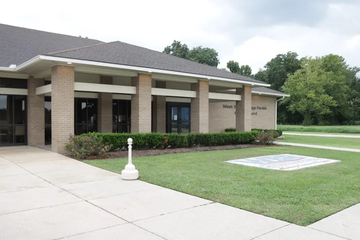 WBR School Board approves teacher stipend, loses nearly $2M to charter transfers