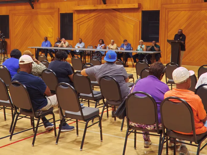 A Port Allen pastor's new Community Connect puts residents face to face with their leaders