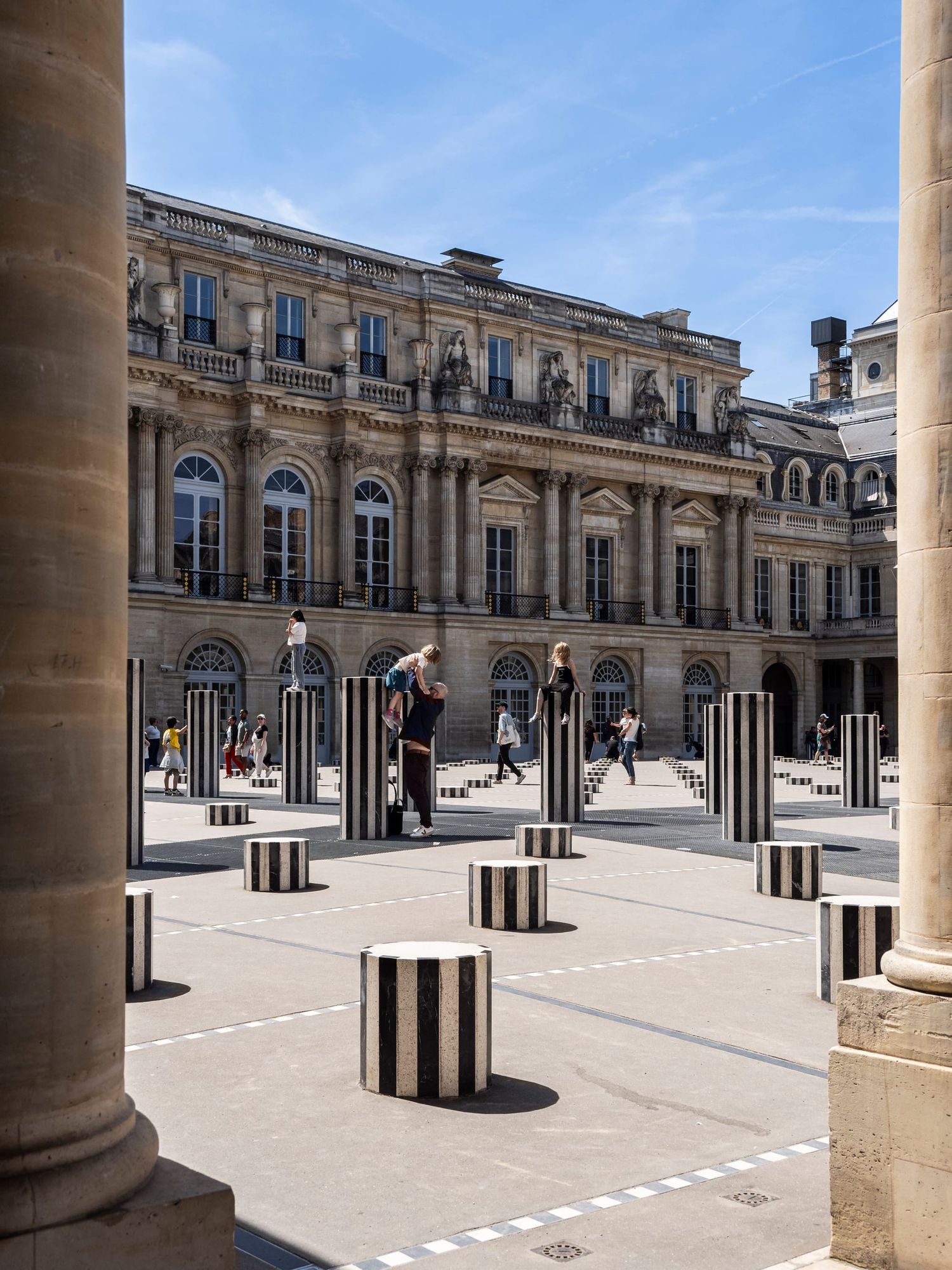 Andrea Vander Sgariglia e la sua Parigi controcorrente