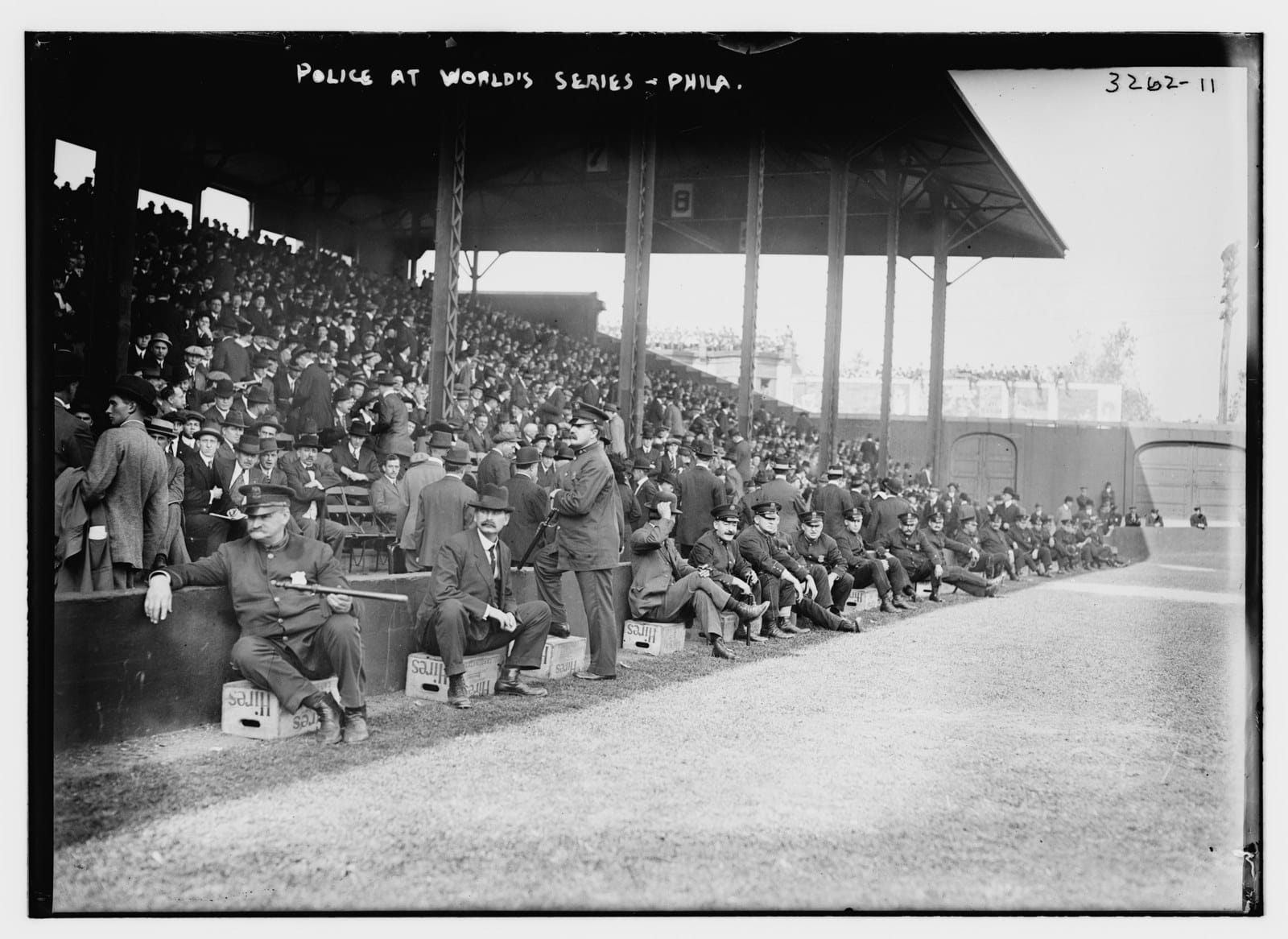 World Series crowds — and crowd control — at Shibe.