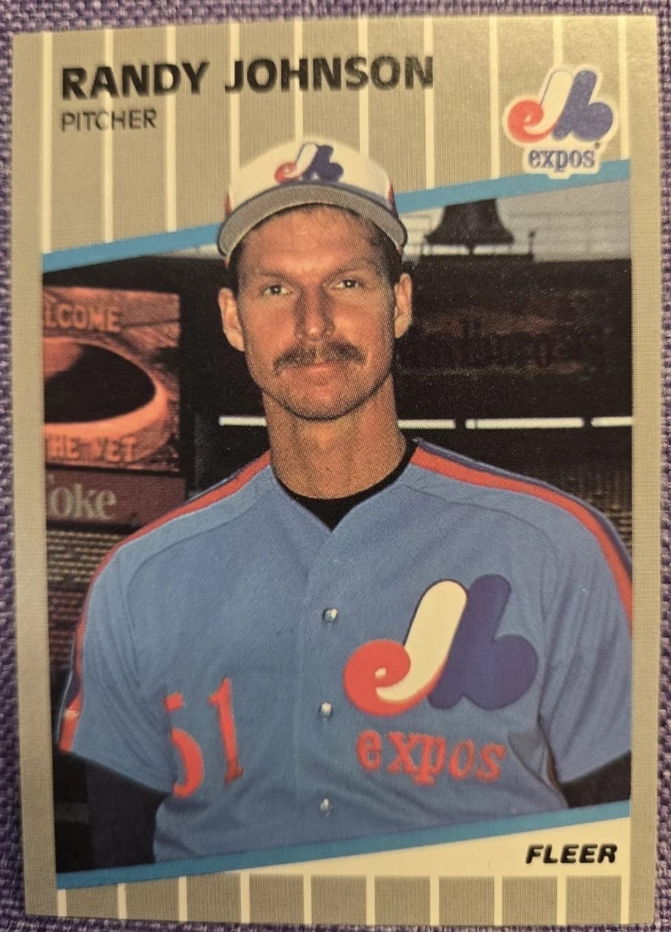 1989 Fleer #381: the Marlboro sign, upper left, still visible.