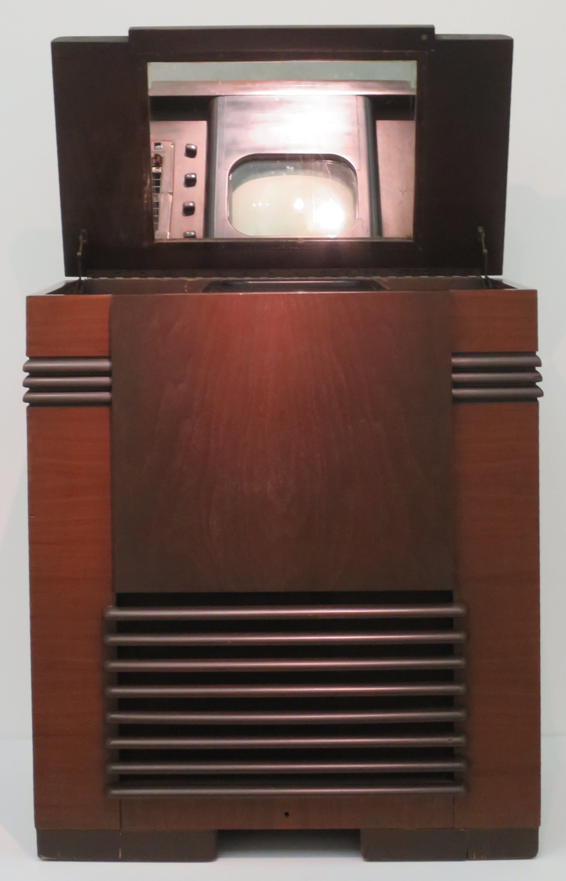 An RCA TRK-12, one of the first TV sets sold in America in 1939, at the Wolfsonian-FIU Museum. (Photo: Wmpearl, CC0, via Wikimedia Commons)
