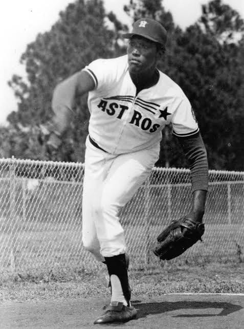 Early-'70s Richard in the shooting-star Astros uniform — 6-foot-8 of bad news.