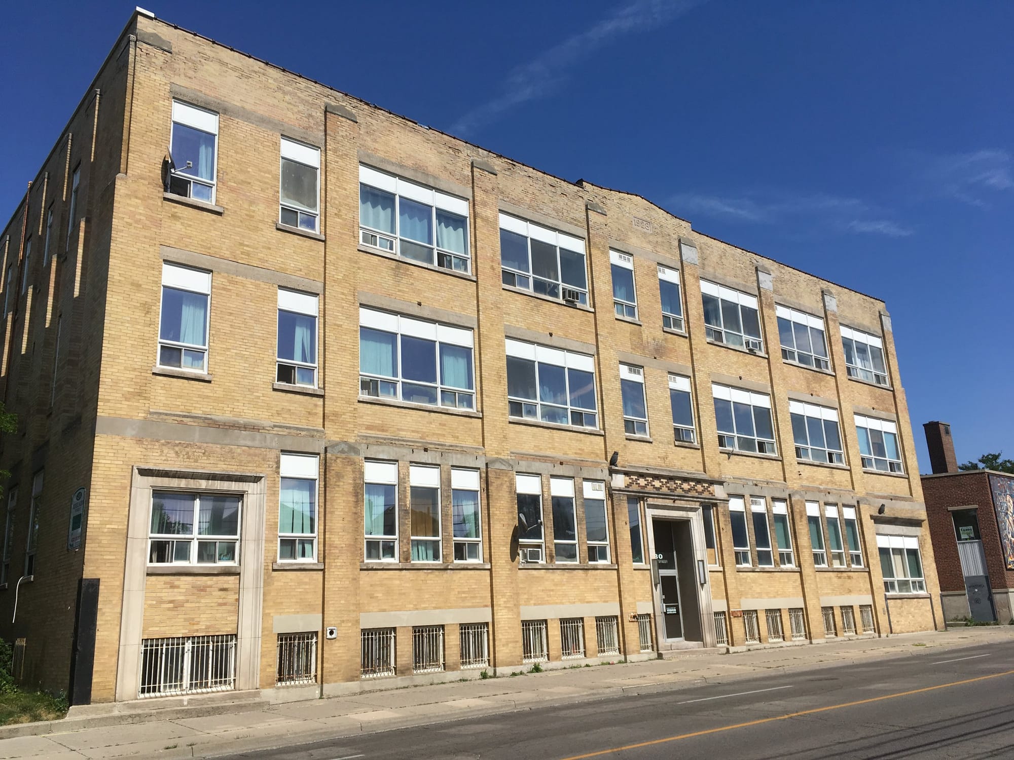 The old O-Pee-Chee building in London, Ontario, 2018. Photo: Adam Bishop — CC BY-SA 4.0.
