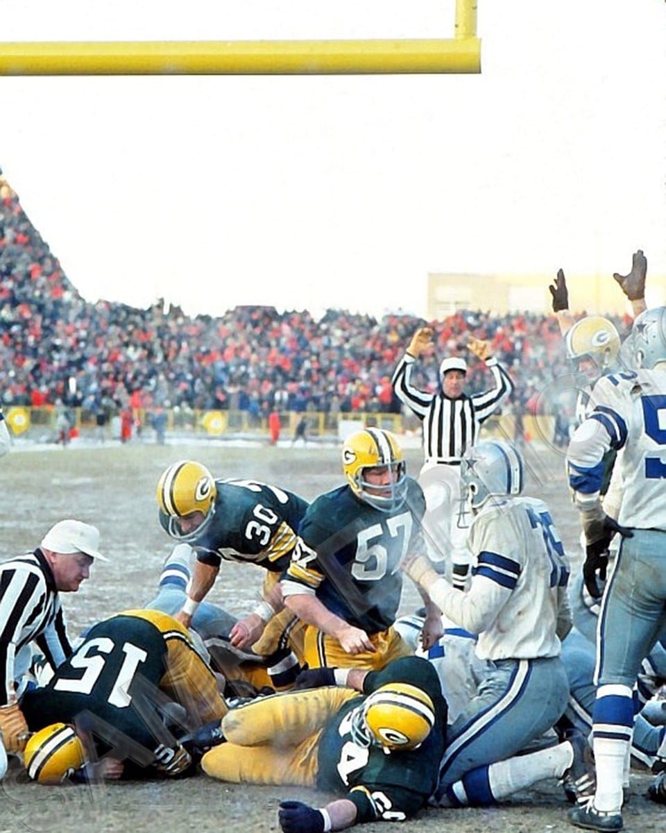 Bart Starr's quarterback sneak with 16 seconds left.