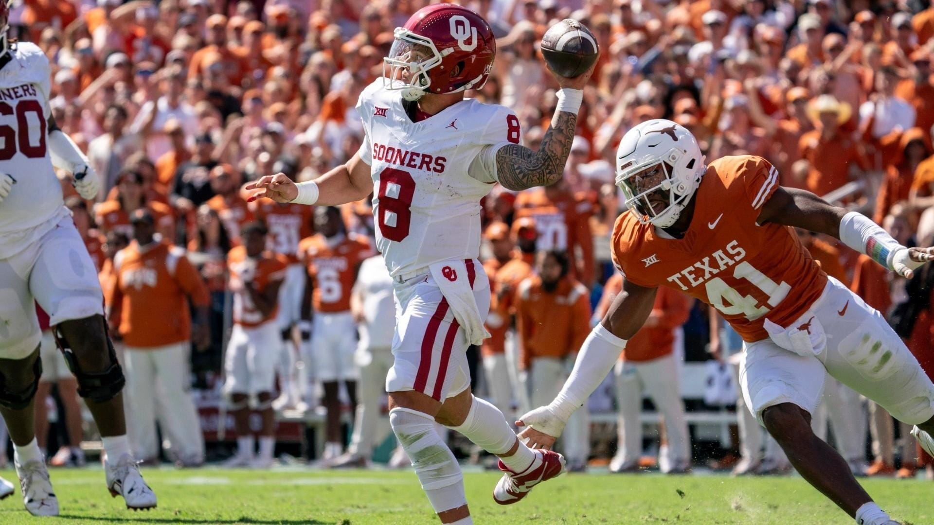 Dillon Gabriel (8) throws against Texas, 2023.