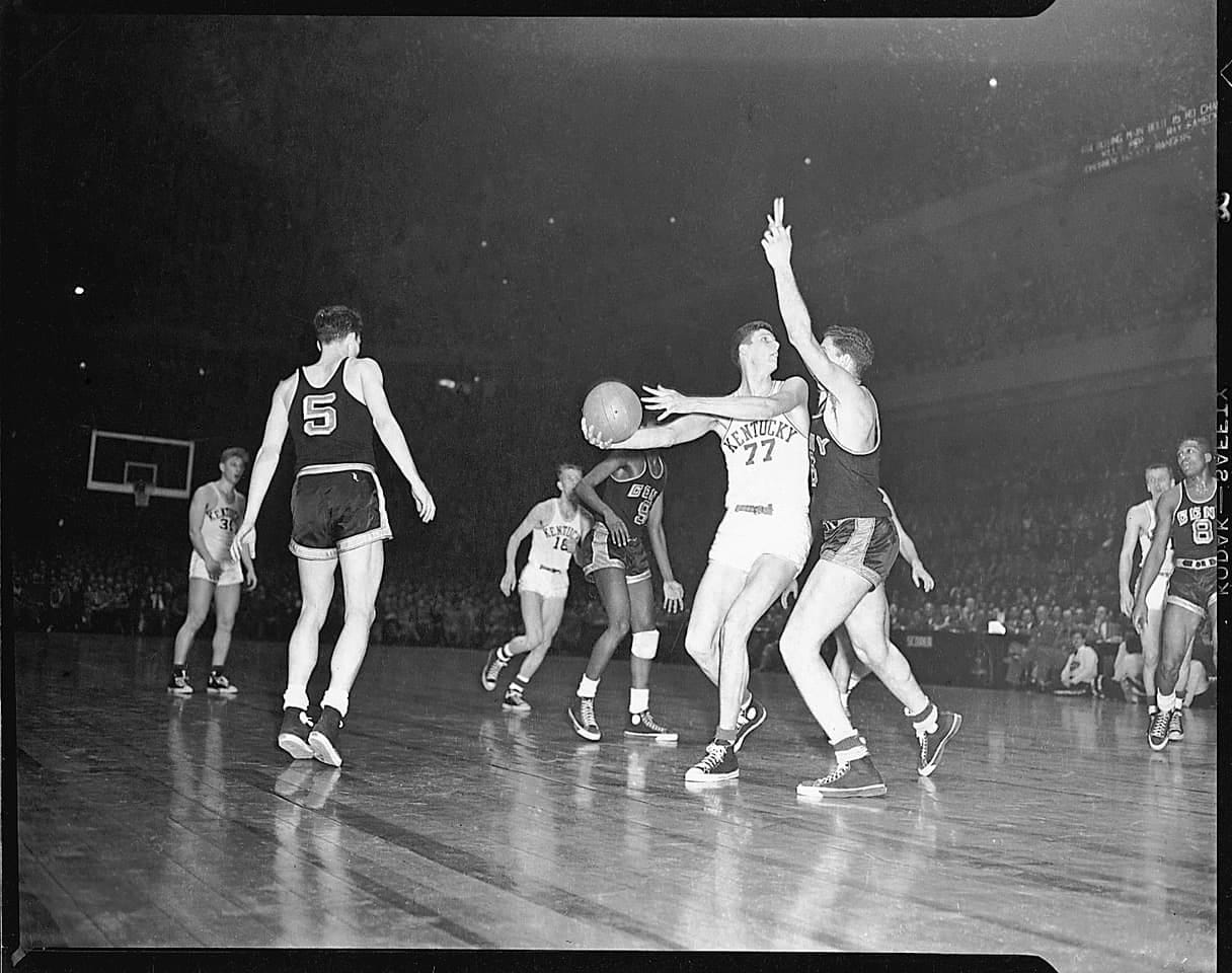Kentucky (77, in white) in action in the early 1950s.
