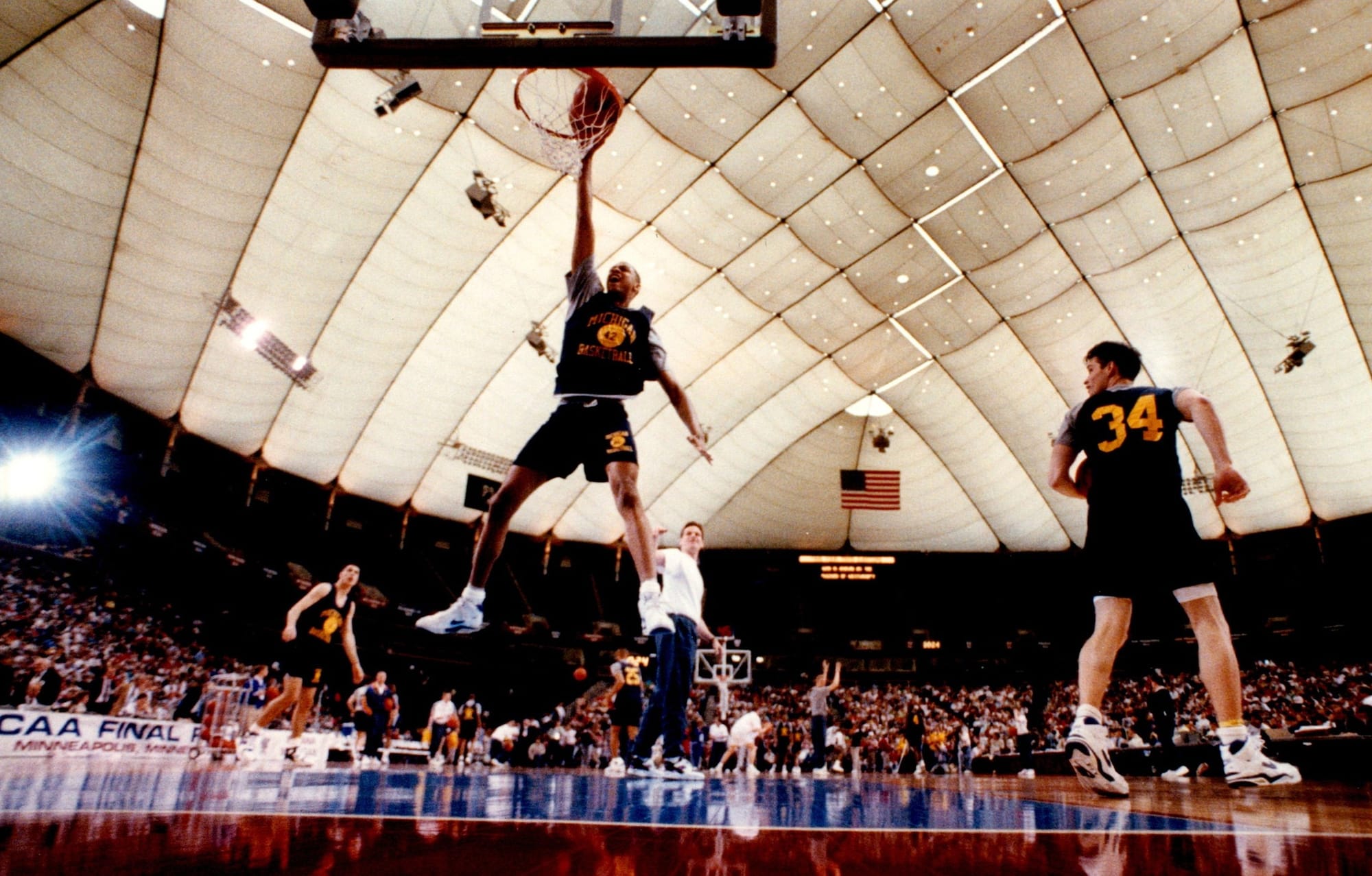 The 1992 Final Four under the Metrodome roof. Duke beat Michigan for its second straight title.