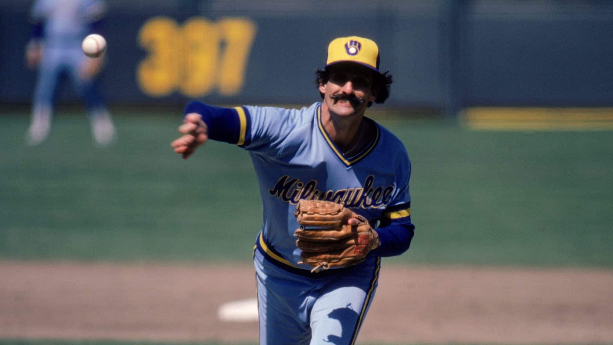Rollie Fingers.