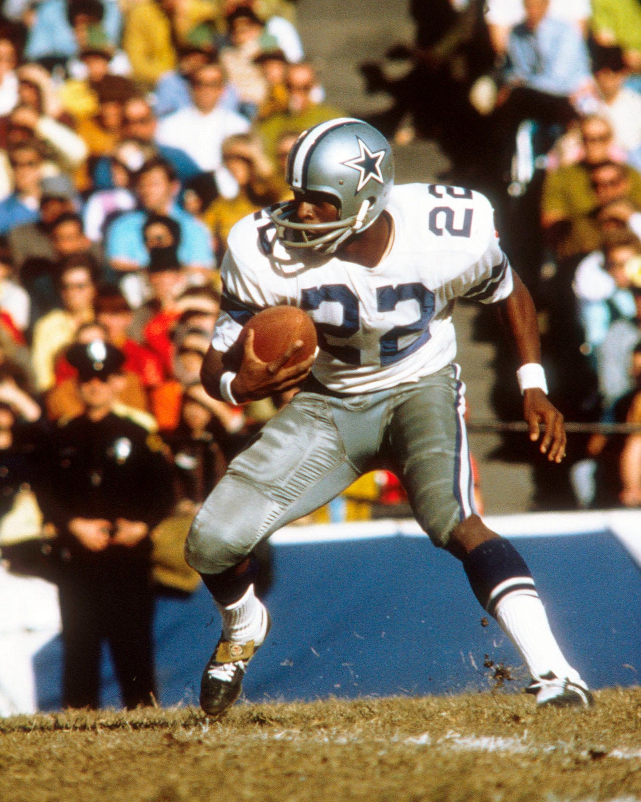 Hayes (22) with the Dallas Cowboys.