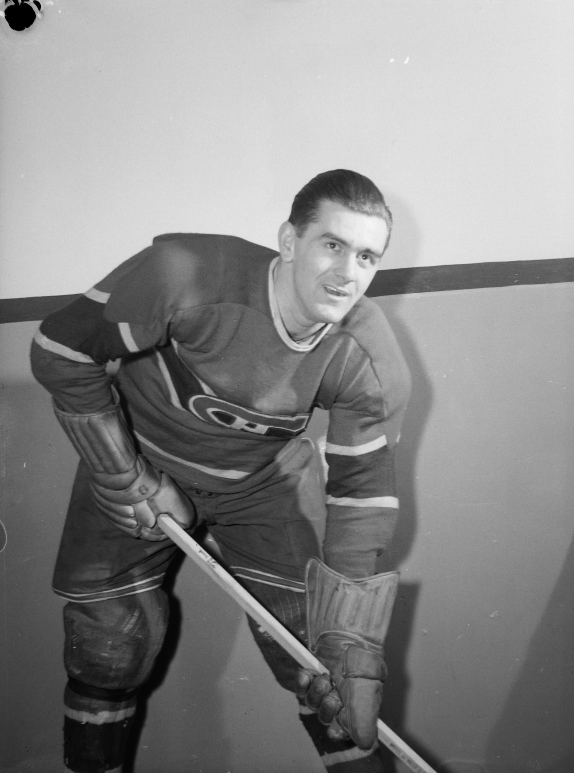 Richard in December 1945, the season after 50 in 50. (Photo: Conrad Poirier, BAnQ)