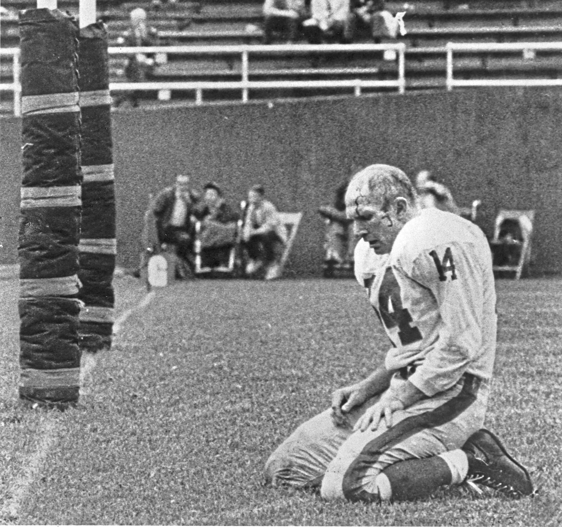 Tittle at Pitt Stadium on Sept. 20, 1964. (Photo: Morris Berman, Pittsburgh Post-Gazette, via Wikimedia Commons)