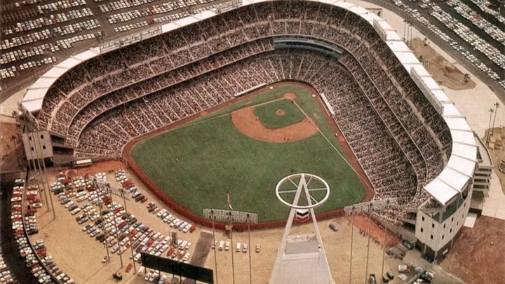 Anaheim Stadium in color, the Big A behind left field