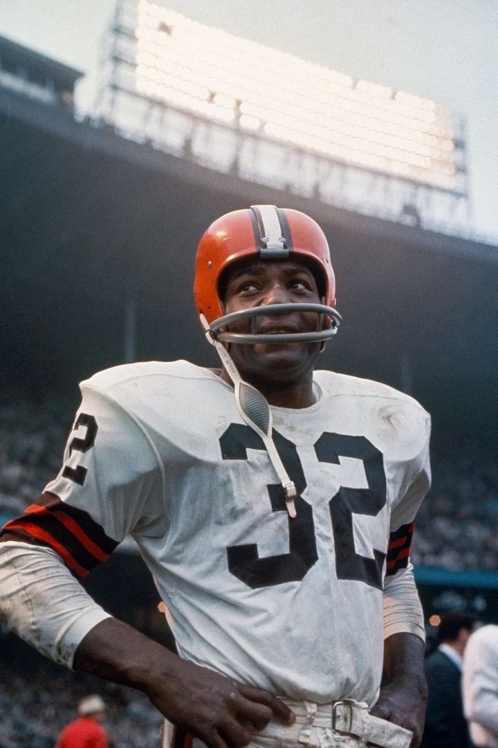 Jim Brown in his No. 32 Browns jersey