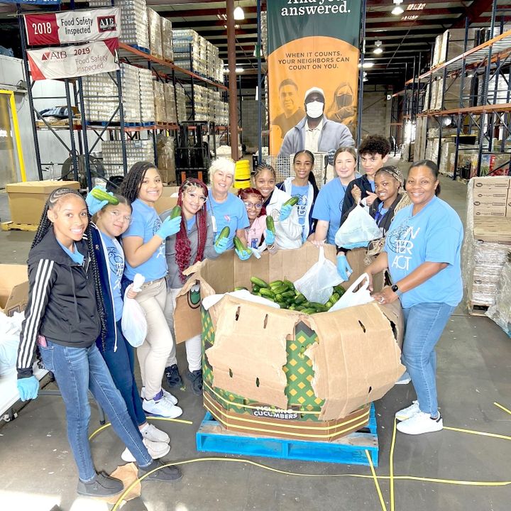 💪 Students Give Back at Cenla Food Bank for Thanksgiving! 🍽️