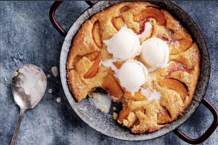 Classic Southern Peach Cobbler Recipe! 🍑