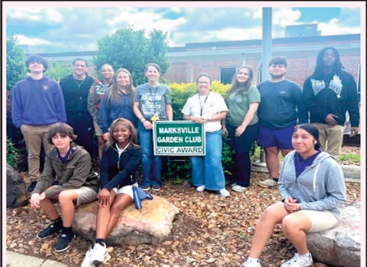 Marksville High Wins Civic Award for Stunning Landscape!