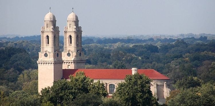 The Ryan Foundation Supports Catholic Education with Donation to St. Cecilia Cathedral