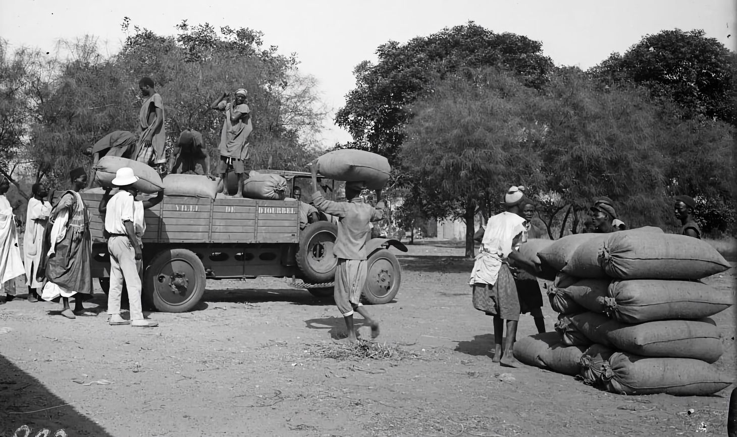 “A Situation of Complete Inertia and a Widespread Apathy”: Teaching Everyday Resistance to French Imperialism in Senegal in the 1920s and 1930s